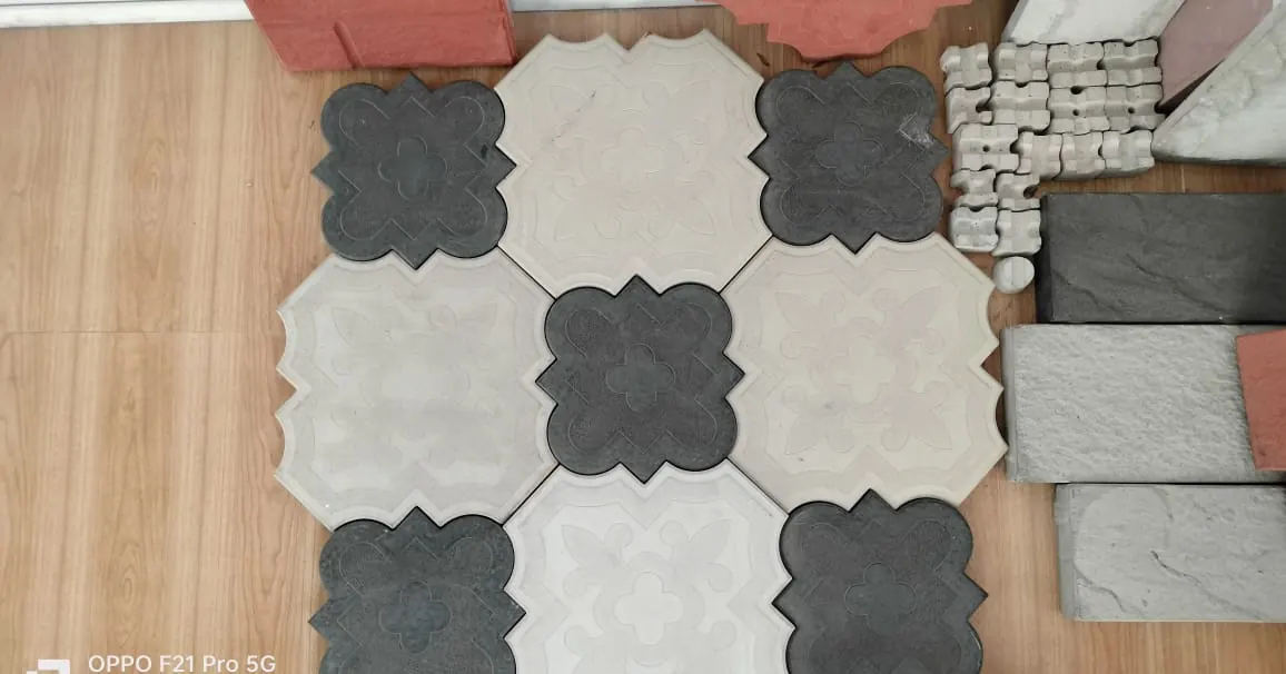 PM 150 Meera flower-pattern tile layout