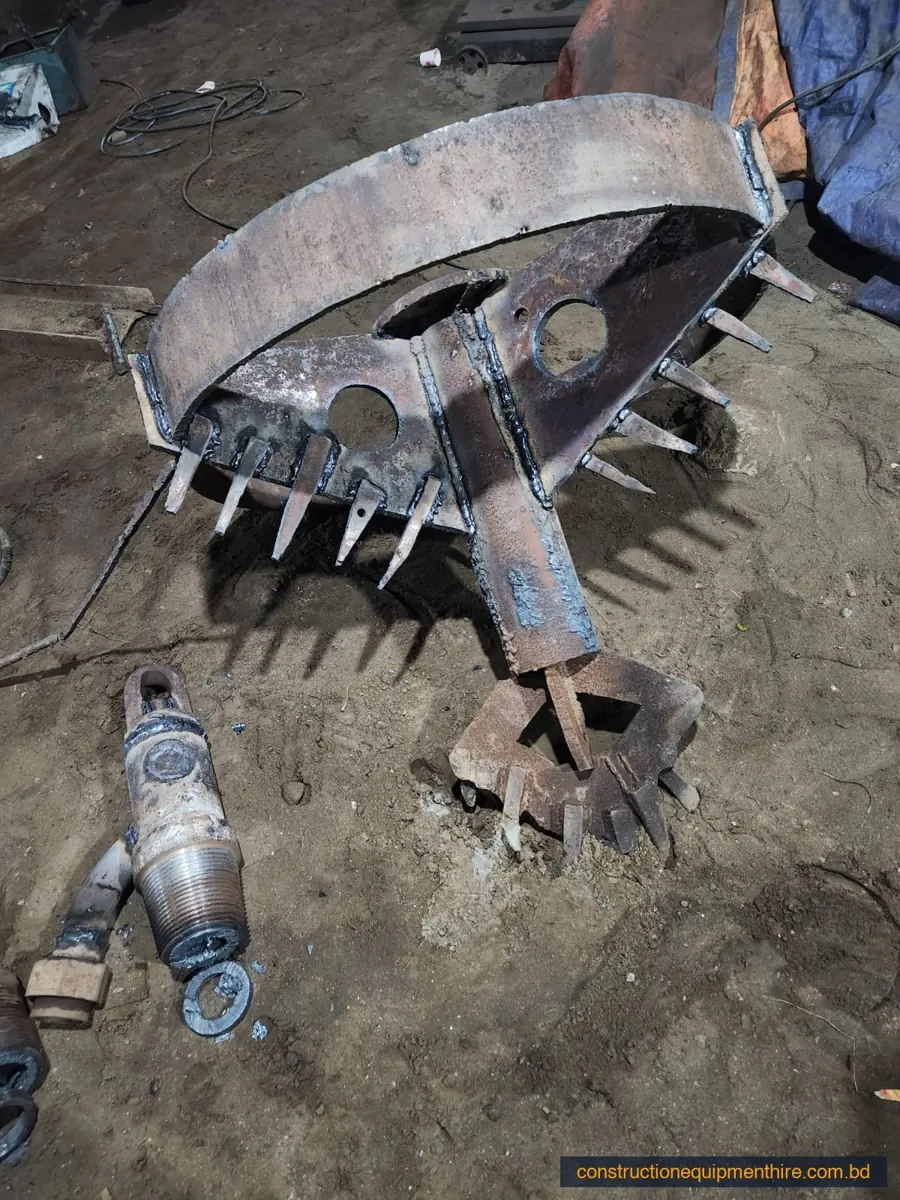 Cutter head for boring through hard strata